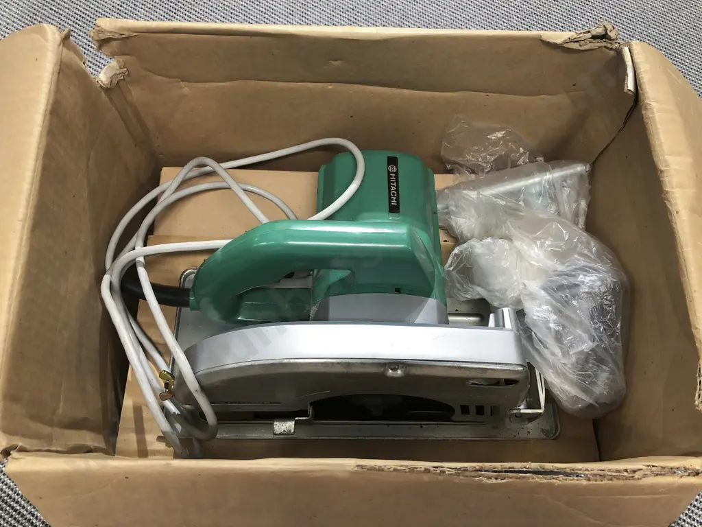 Hitachi Circular Saw in Original Box Image 1++