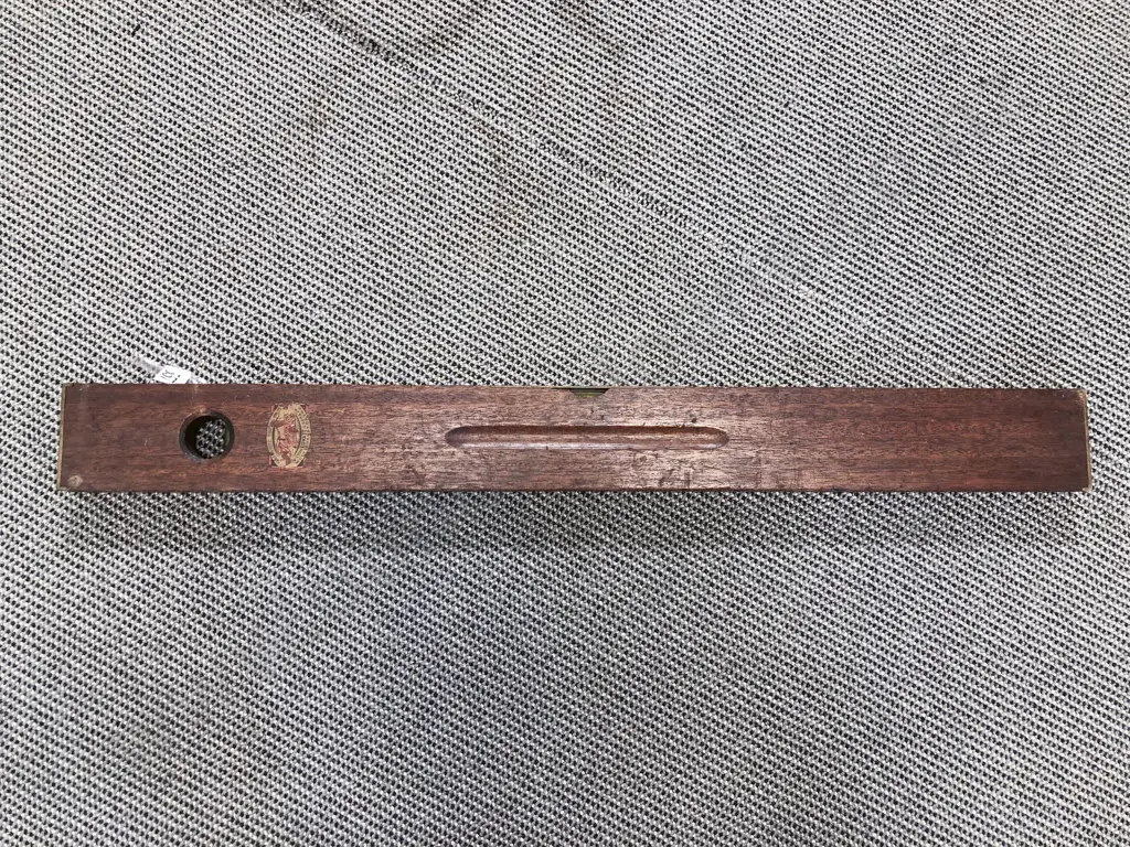 Vintage Foot Action Tyre Pump & Vintage Spirit Level Image 1++