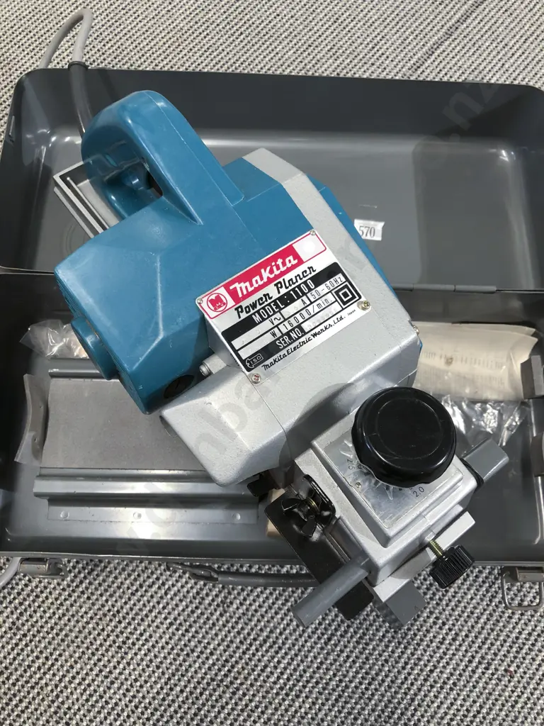 Makita Power Planer in Case Image 1++