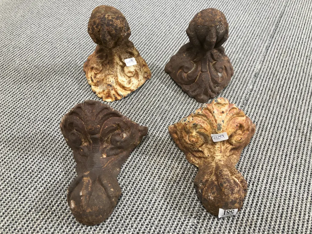 Set of Four Clawfoot Bath Feet Image 1++