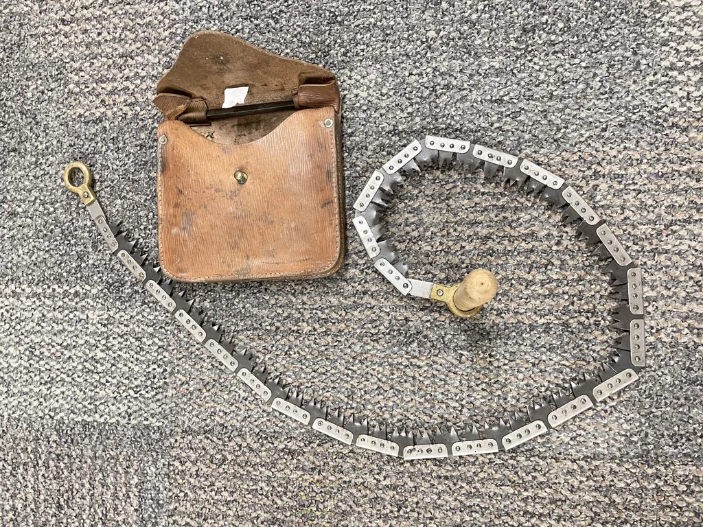 Cased Vintage Military Saw Set Image 1++