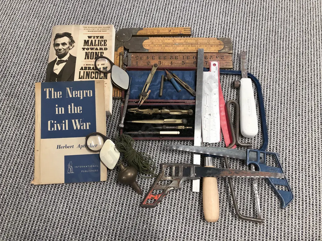 Quantity of Assorted Vintage Tools & Measuring Implements etc Image 1++
