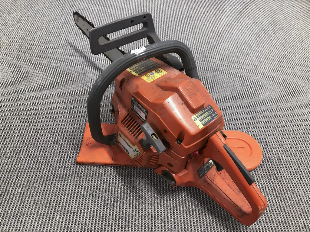 Husqvarna Petrol Chainsaw Image 1++
