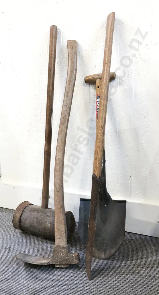 Stack of Assorted Garden Tools etc Image 1++