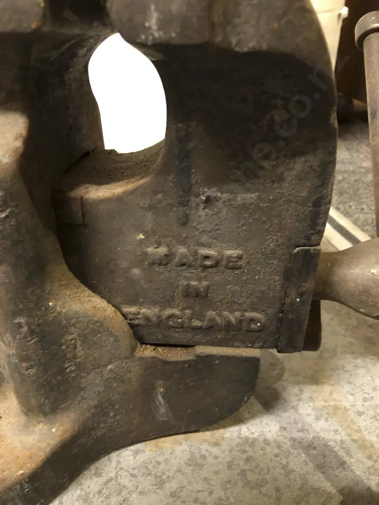 Large Vintage Vice Image 1++