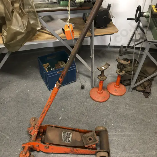 Vintage APAC Hydraulic Kerb Jack