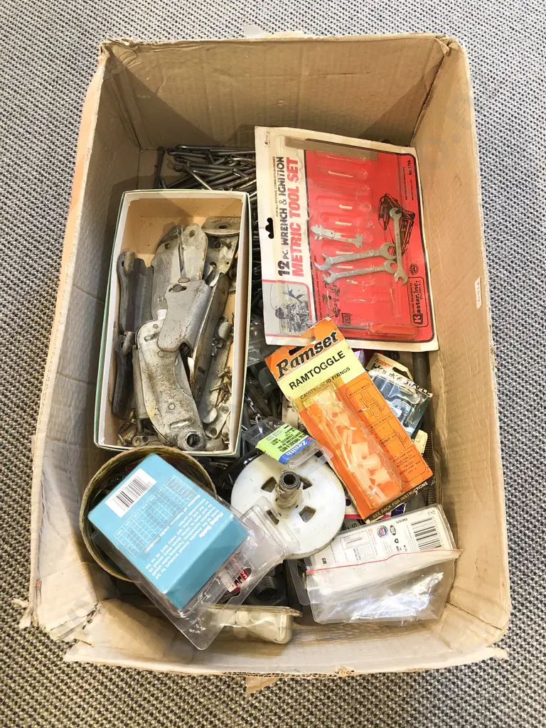 Box of Assorted Tool Fittings and Accessories Image 1++