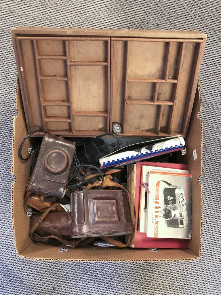 Box of Assorted Vintage Camera Accessories Including Leica Case etc Image 1++