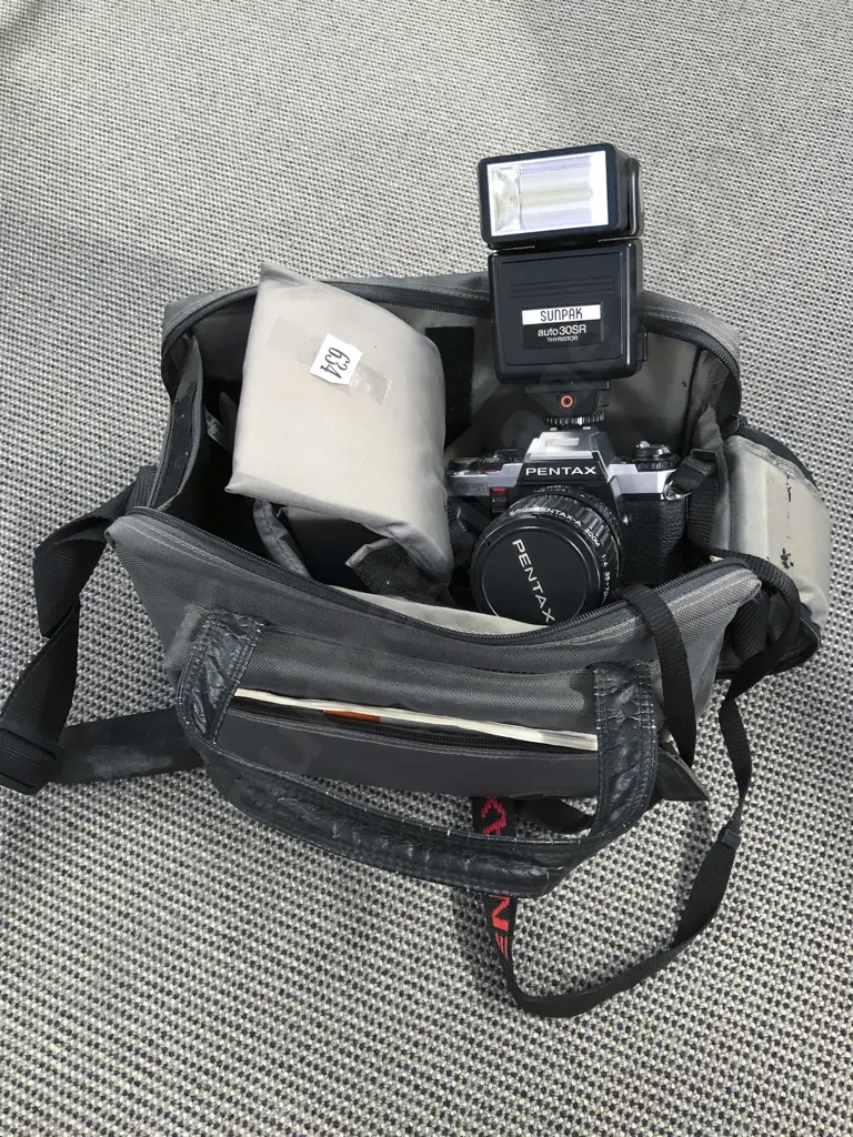 Vintage Pentax Camera and Accessories in Carrying Case Image 1++
