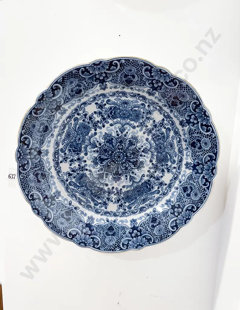 Blue and White Wall Hanging Charger Image 1++