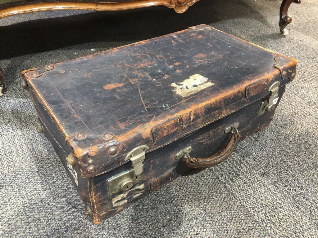 Vintage Bullock Hide Leather Suitcase Image 1++