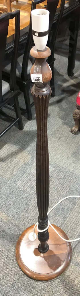 Standard Lamp Image 1++