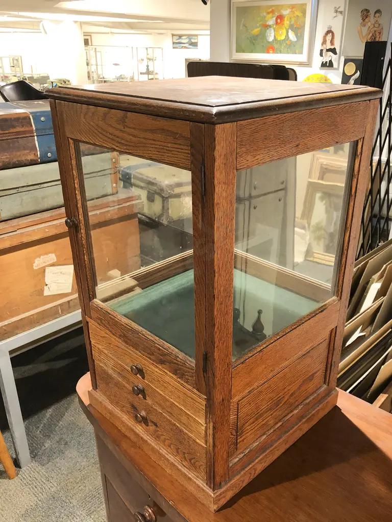 Small Oak Glazed Display Cabinet Image 1++