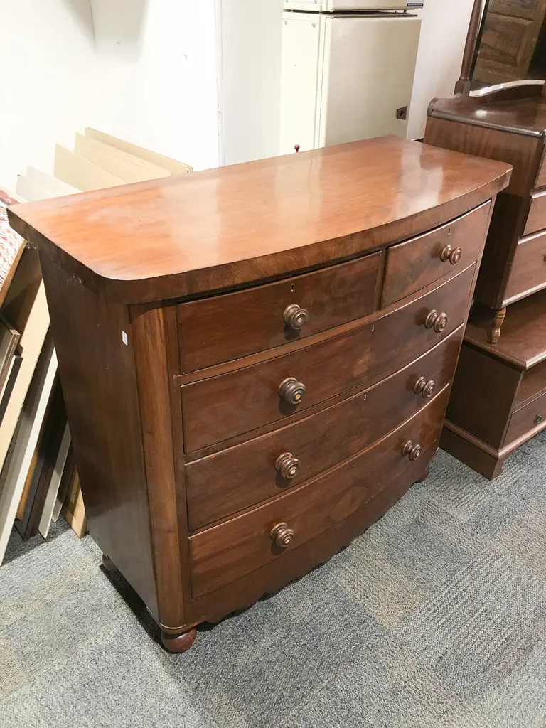 Victorian Mahogany Bowfront Chest of Drawers Image 1++