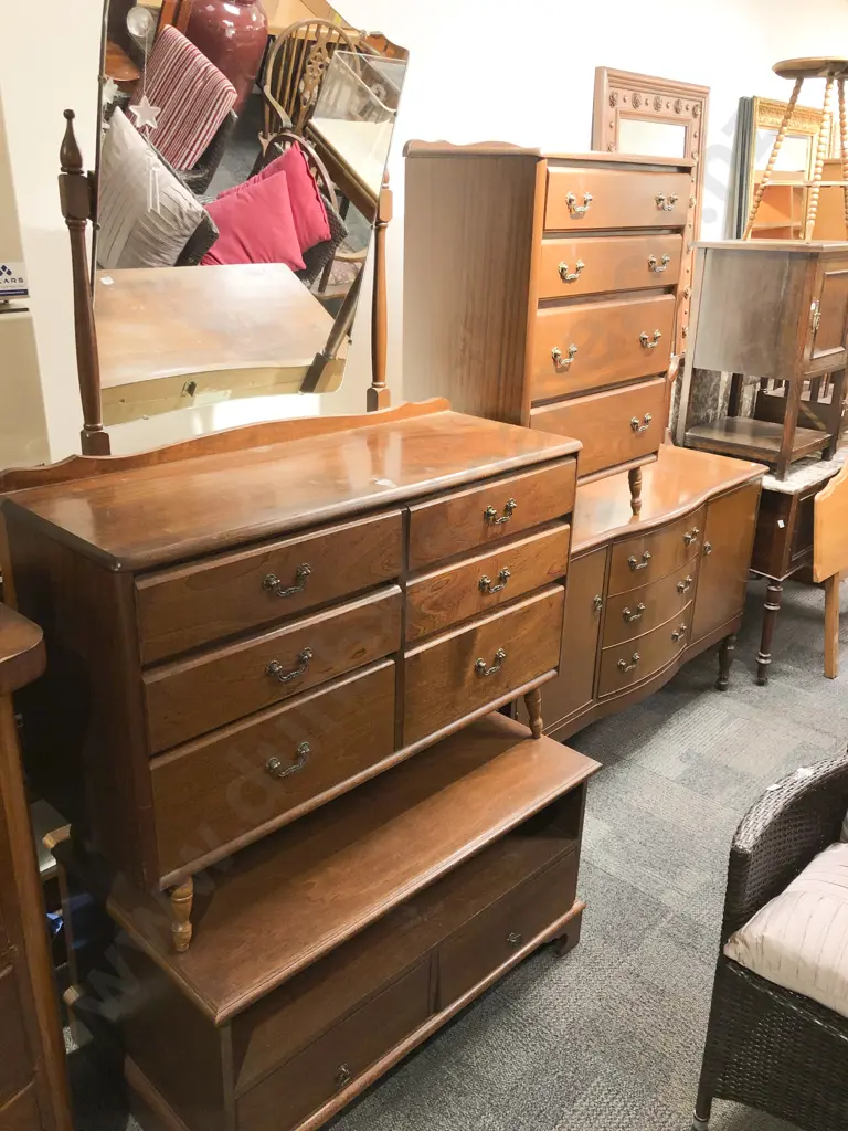 Mahogany Bedroom Suite together with Sideboard & Entertainment Stand Image 1++