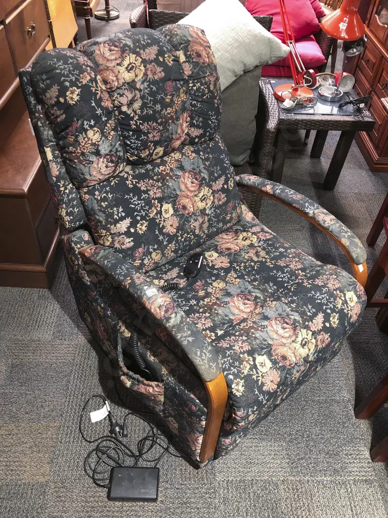 Lazyboy Electric Recliner Image 1++
