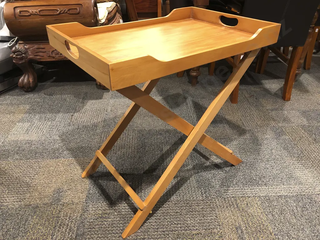 Rimu Butler's Tray on Stand Image 1++