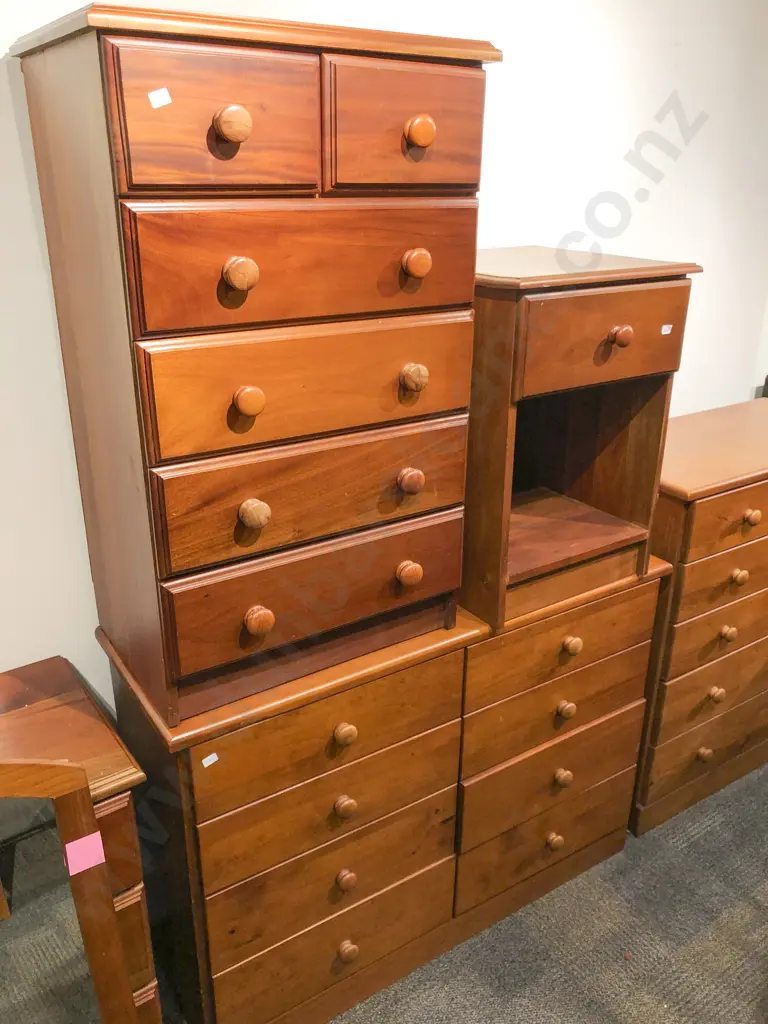 Five Piece Associated Bedroom Suite Image 1++