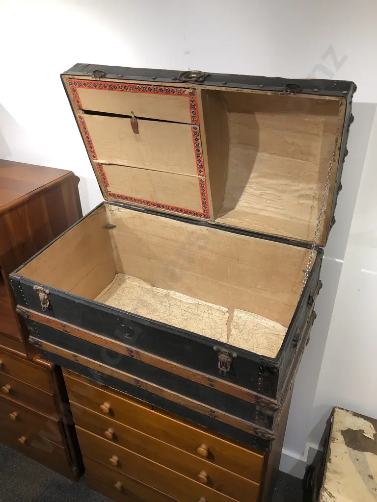 Dome Top Sea Chest Image 1++