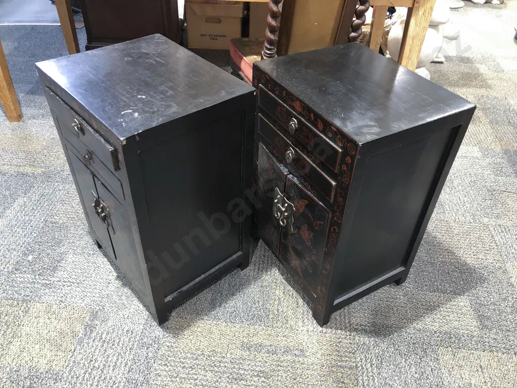 Pair of Lacquered Side Cabinets Image 1++