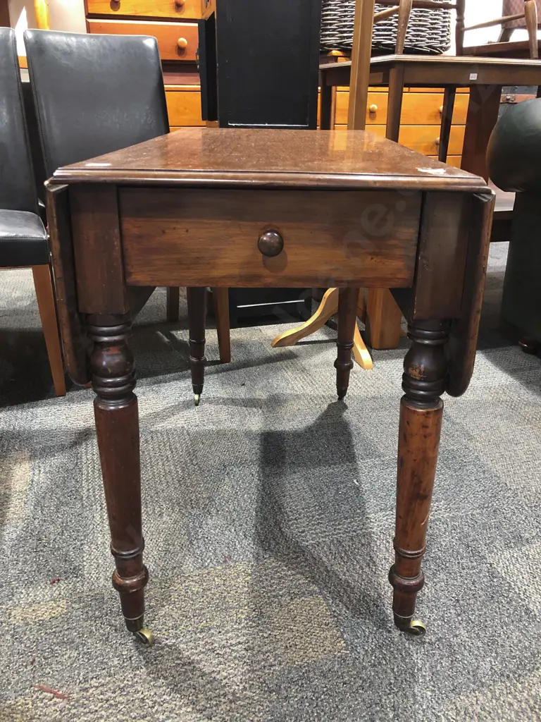Antique Mahogany Pembroke Table Image 1++