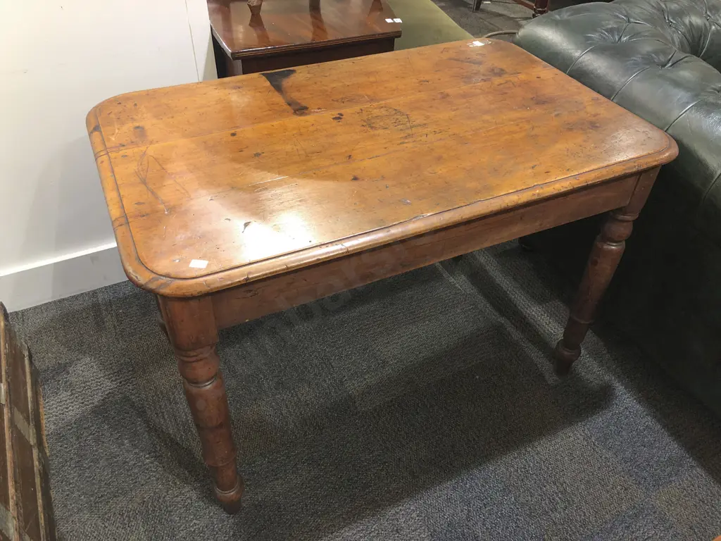 Colonial Work Table Image 1++