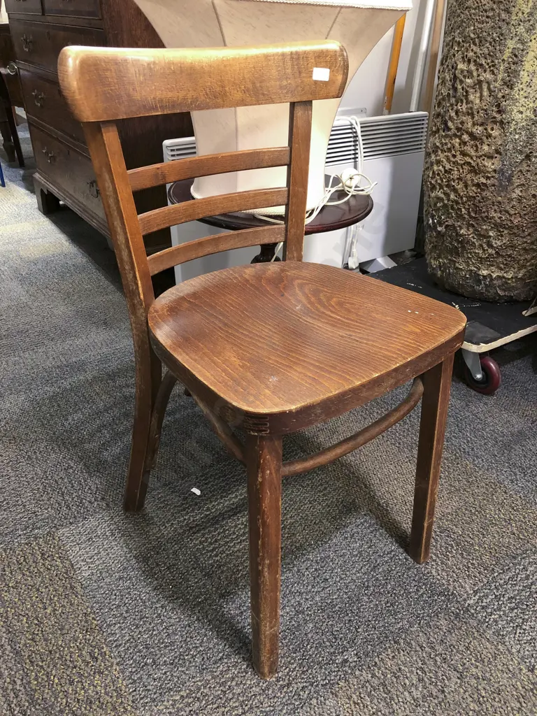 Modern Single Chair Image 1++