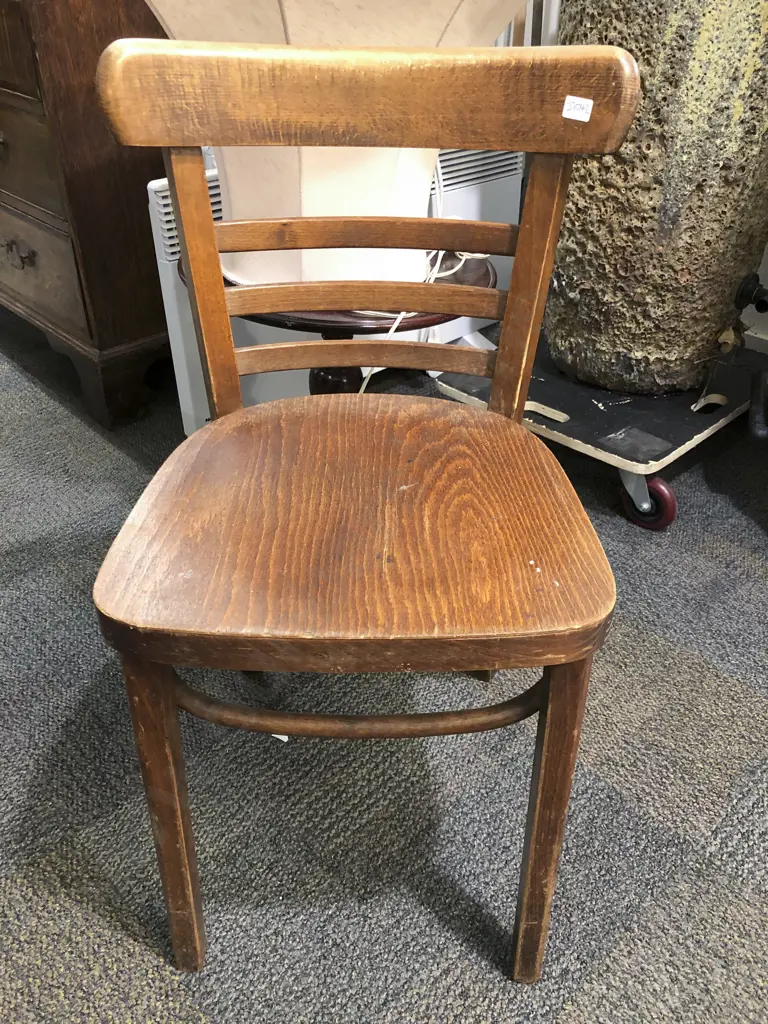Modern Single Chair Image 1++