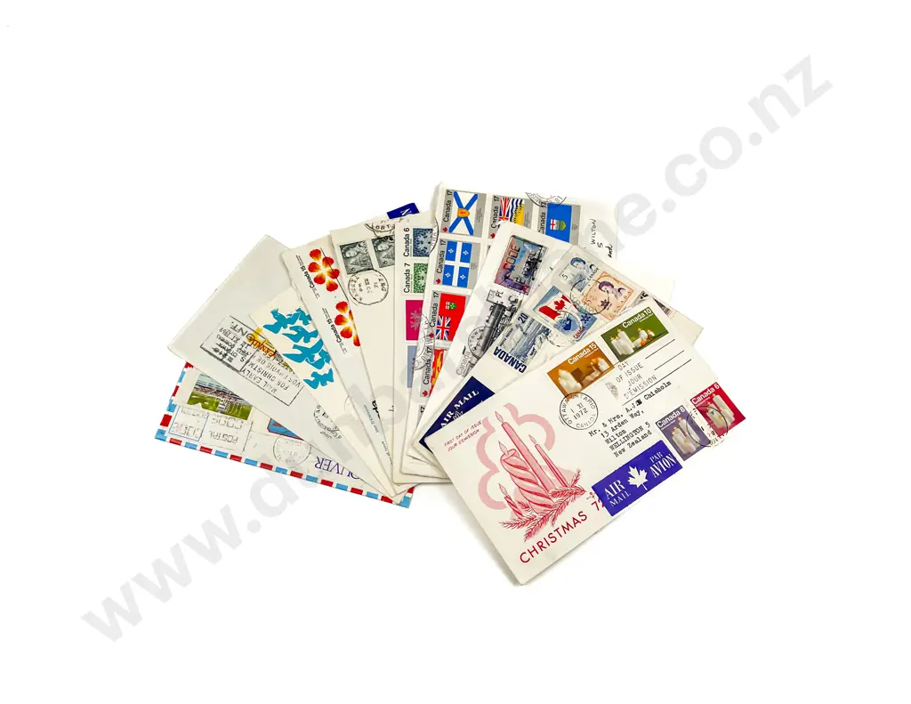 Canada Vintage Stamp Album with histories and some world Image 1++