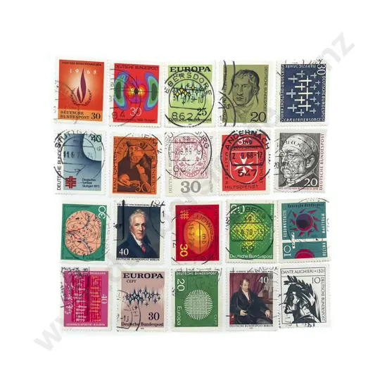Qty World Semi-Sorted and Pre-packaged Stamps