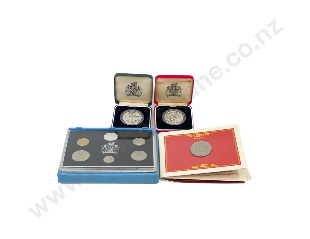 NZ 1993 40th Anni Proof & Unc $5 1993 Kingfisher Proof Set and 1993 Proof $5 Image 1++