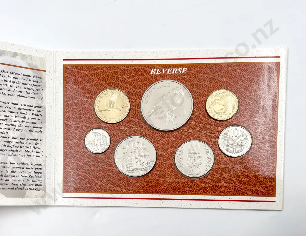 NZ Unc Coin Sets 1997 1999 2000 1992 1991 and Unc $5 1998 x2 Image 1++