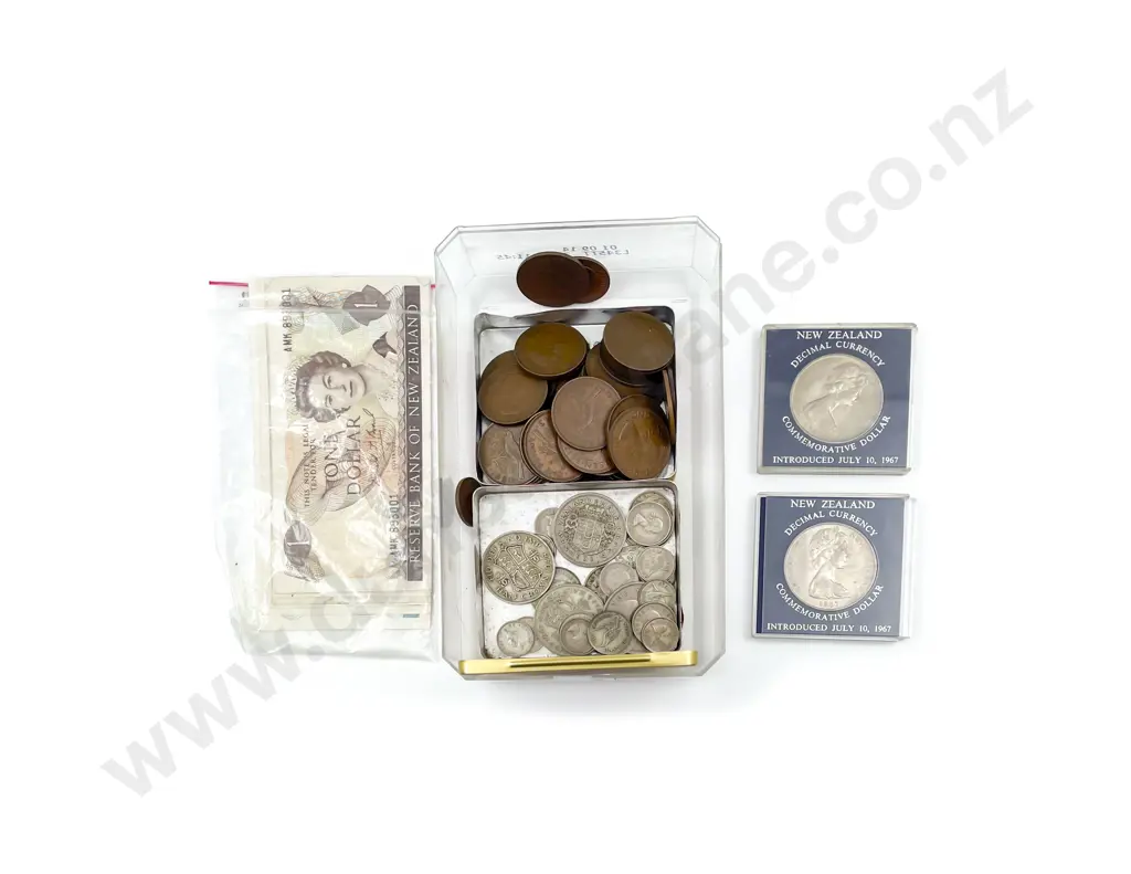 NZ Bank Notes and Small Qty Coinage Image 1++