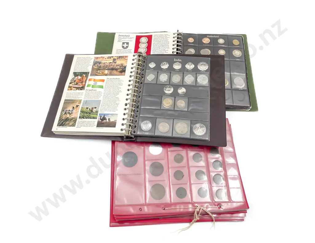 World Vintage Currency in Two Munten & Landen Albums and loose sheets Image 1++