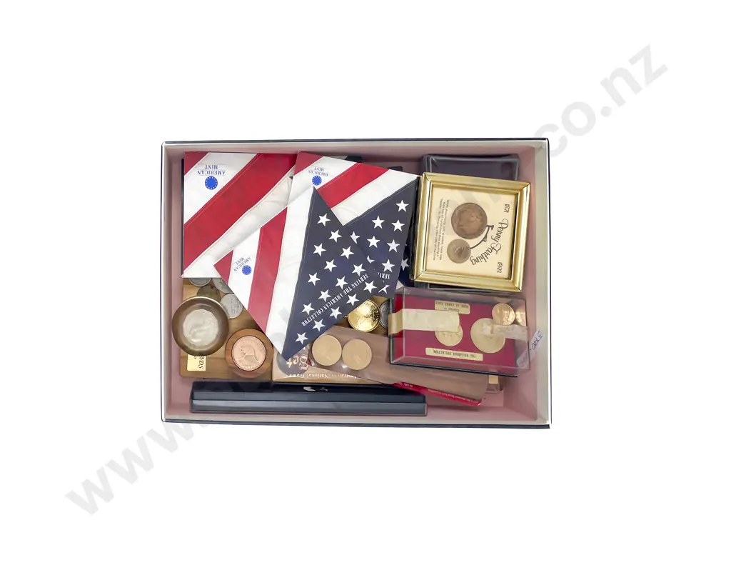 Collection Novelty Mounted Australia and Other Coinage with American Collection Copy Coins Image 1++