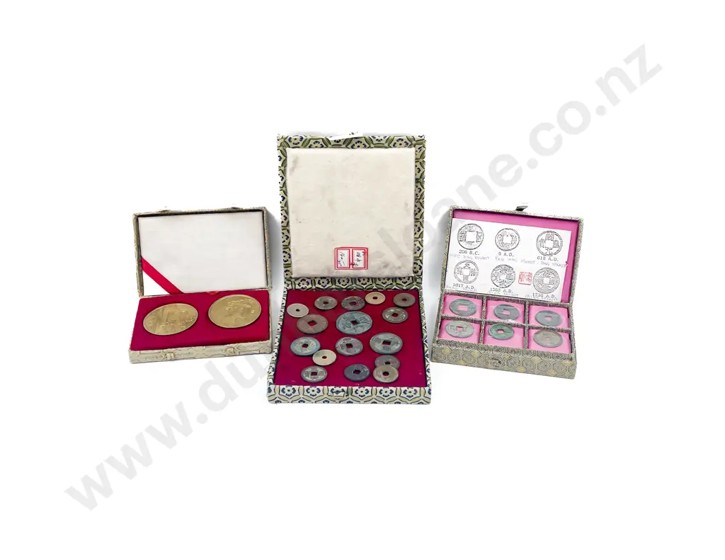 Collection Presentation Boxed Chinese Ancient Coinage and other with World Bank Notes Image 1++