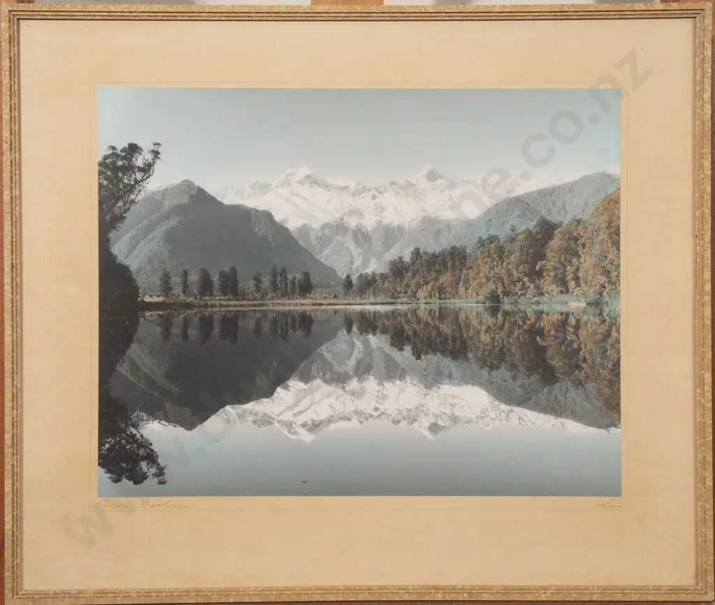 Whites Aviation - Lake Matheson Image 1++
