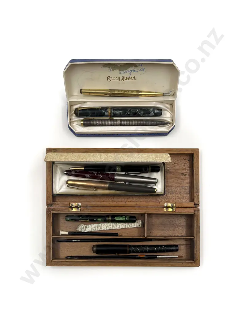 Boxed Conway Stewart Pen with Assorted Vintage Parker Pens etc Image 1++