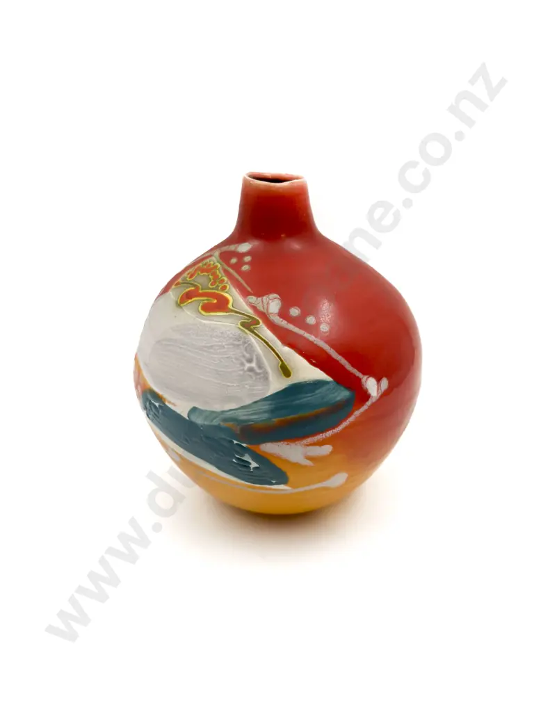 Murray Ball Pottery Vase Image 1++