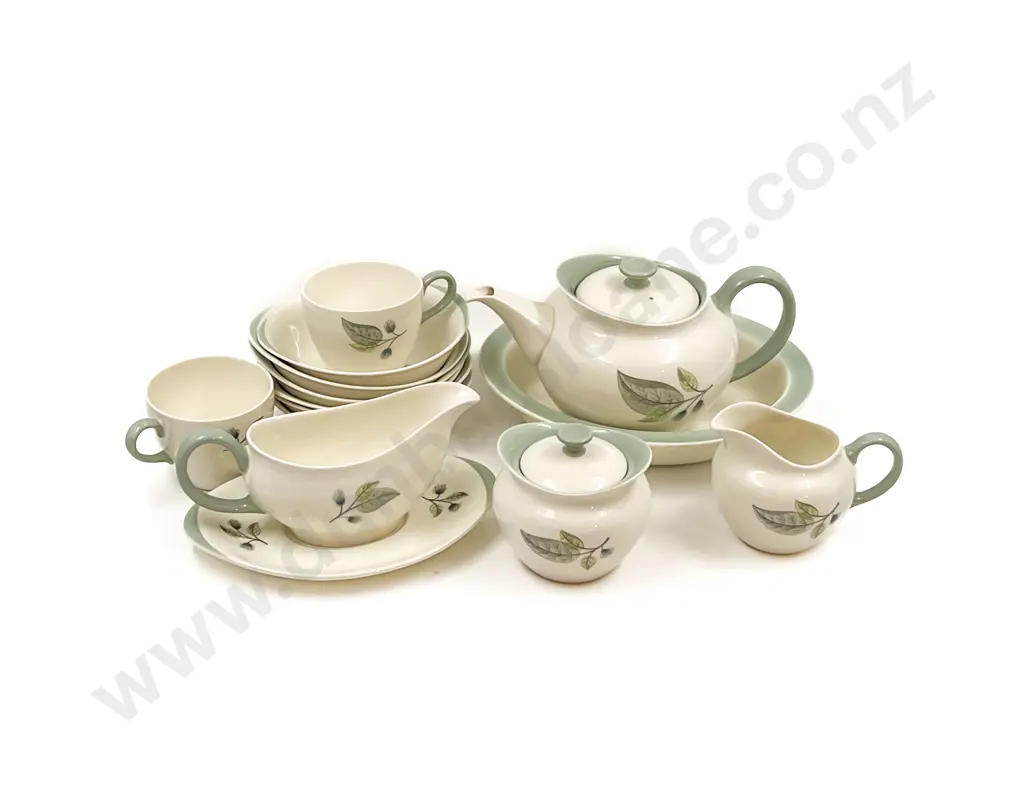 Wedgwood "Woodbury" Part Dinner Service Image 1++