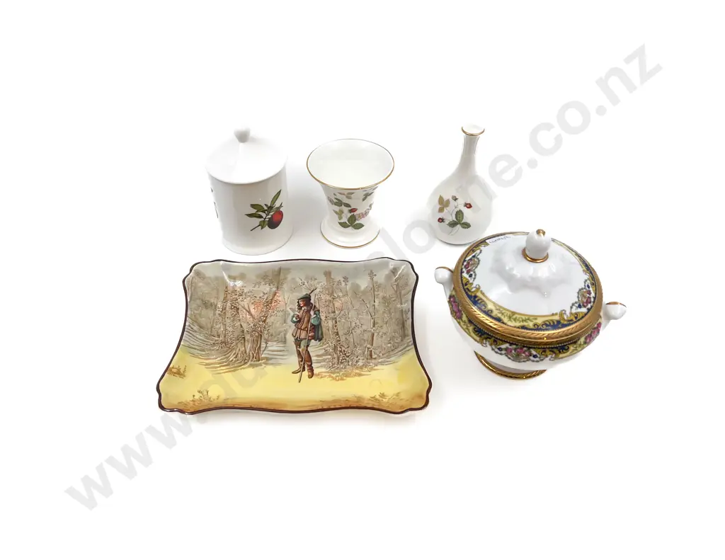 Small Quantity of Assorted Fancy China incl Wedgwood & RD Image 1++