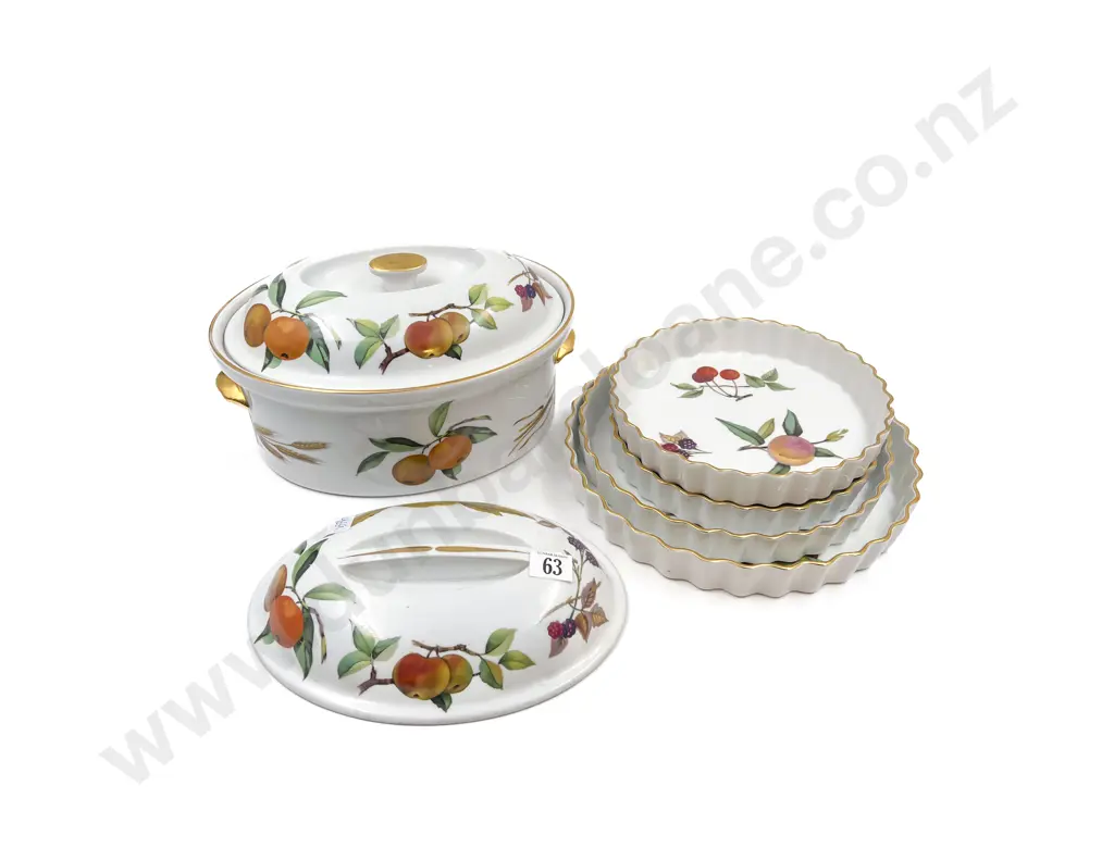 Quantity of Royal Worcester 'Evesham" Oven Dishes Image 1++