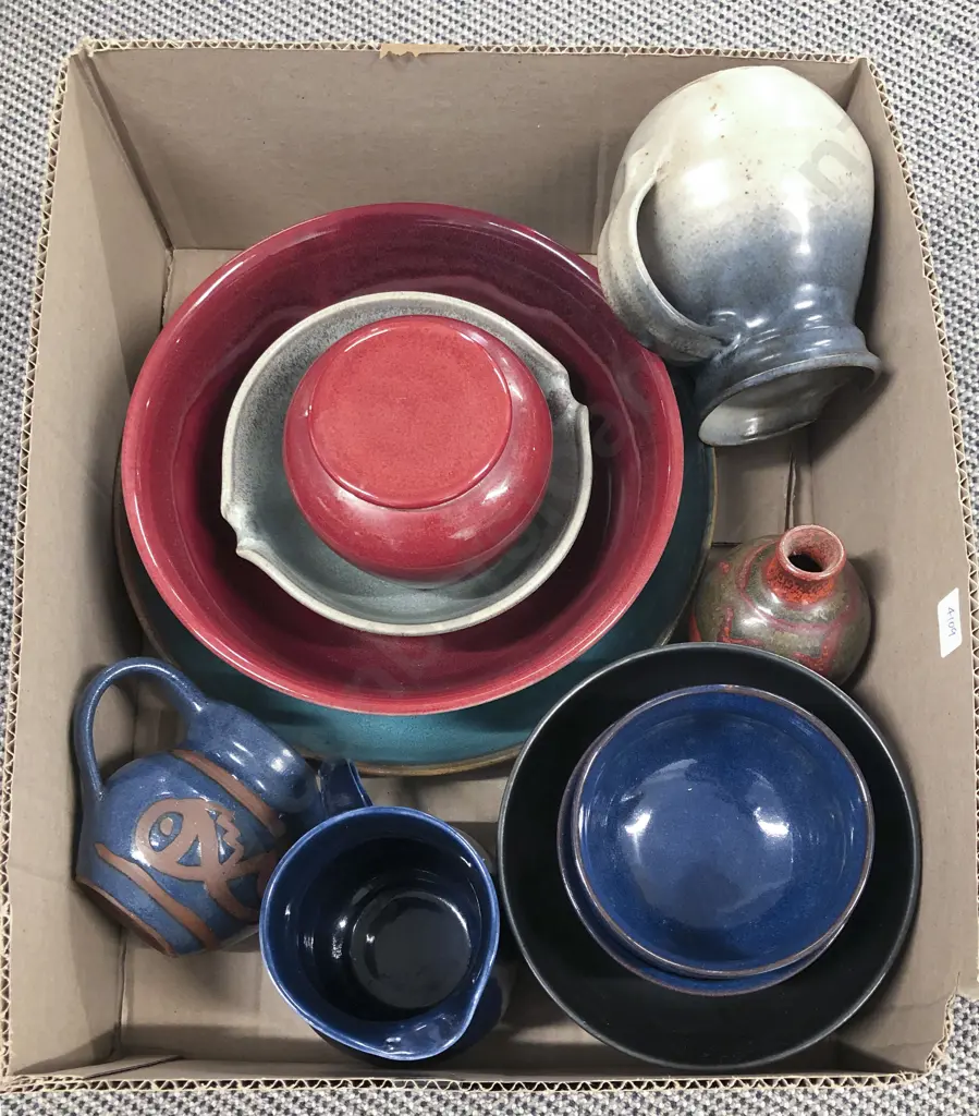 Box of Assorted Pottery etc Image 1++