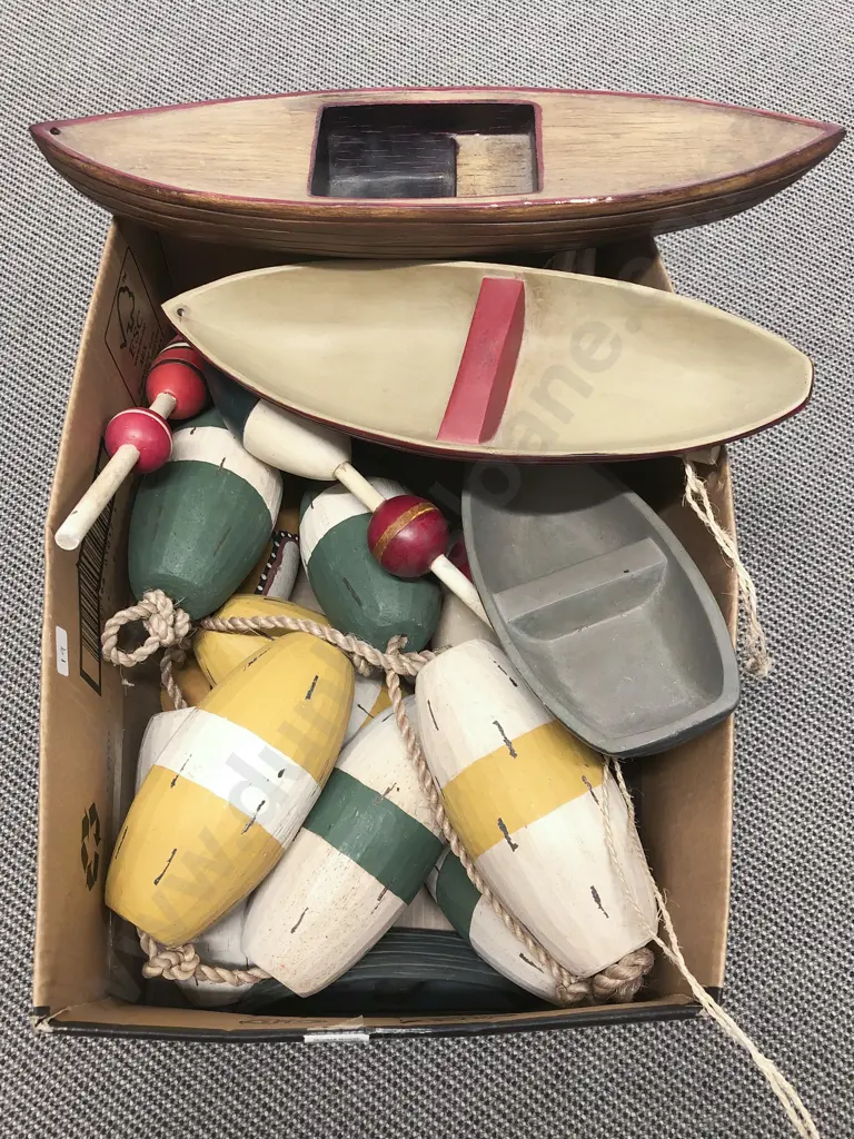 Qty of Assorted Vintage Decorative Woodware Image 1++