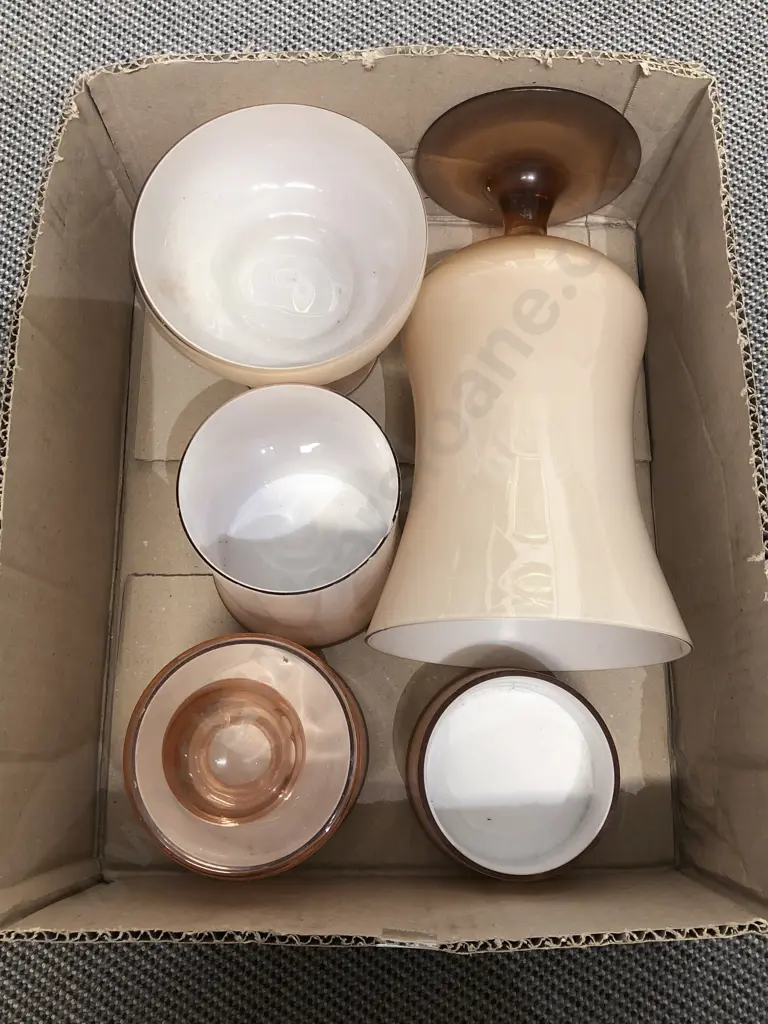 Box of Assorted Glasware Image 1++