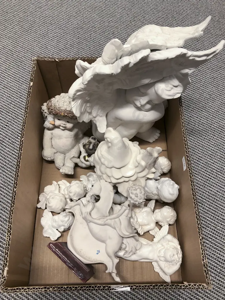Box of Assorted Ornaments Image 1++