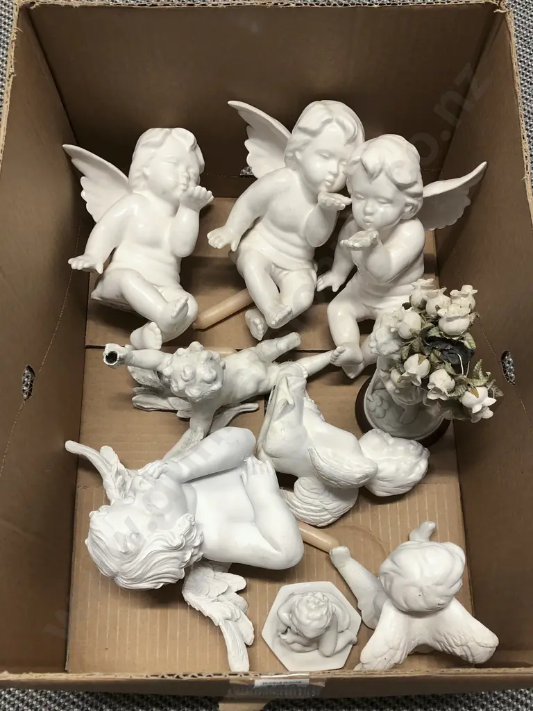 Box of Assorted Ornaments Image 1++