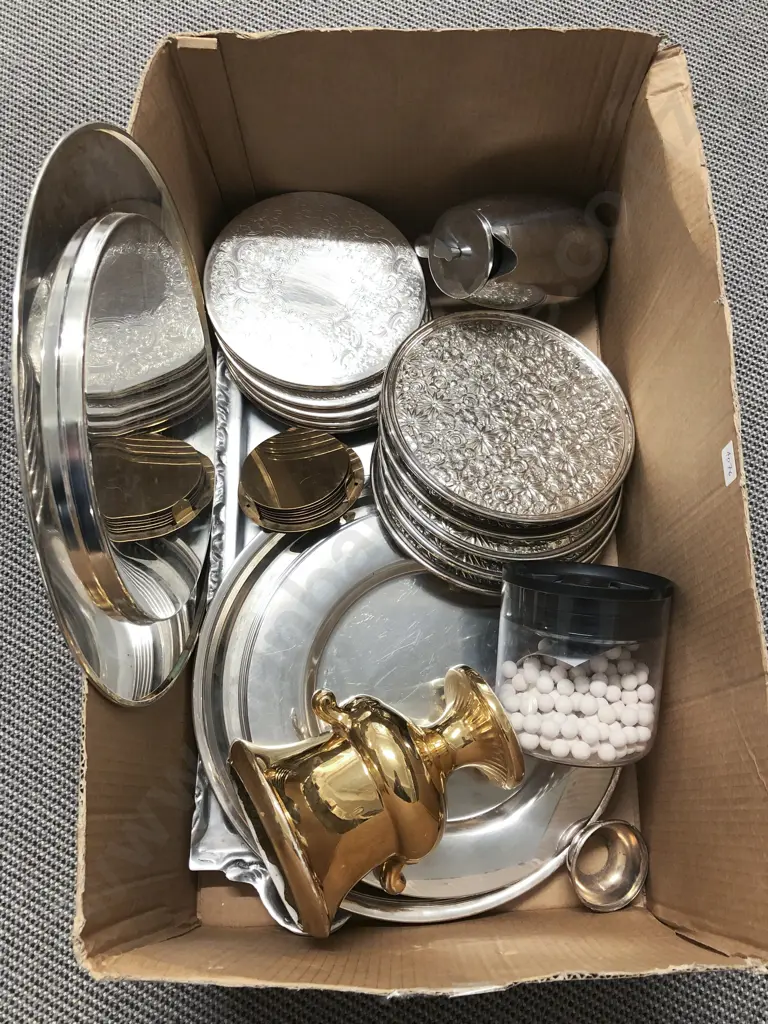 Qty of Assorted Servingware etc Image 1++