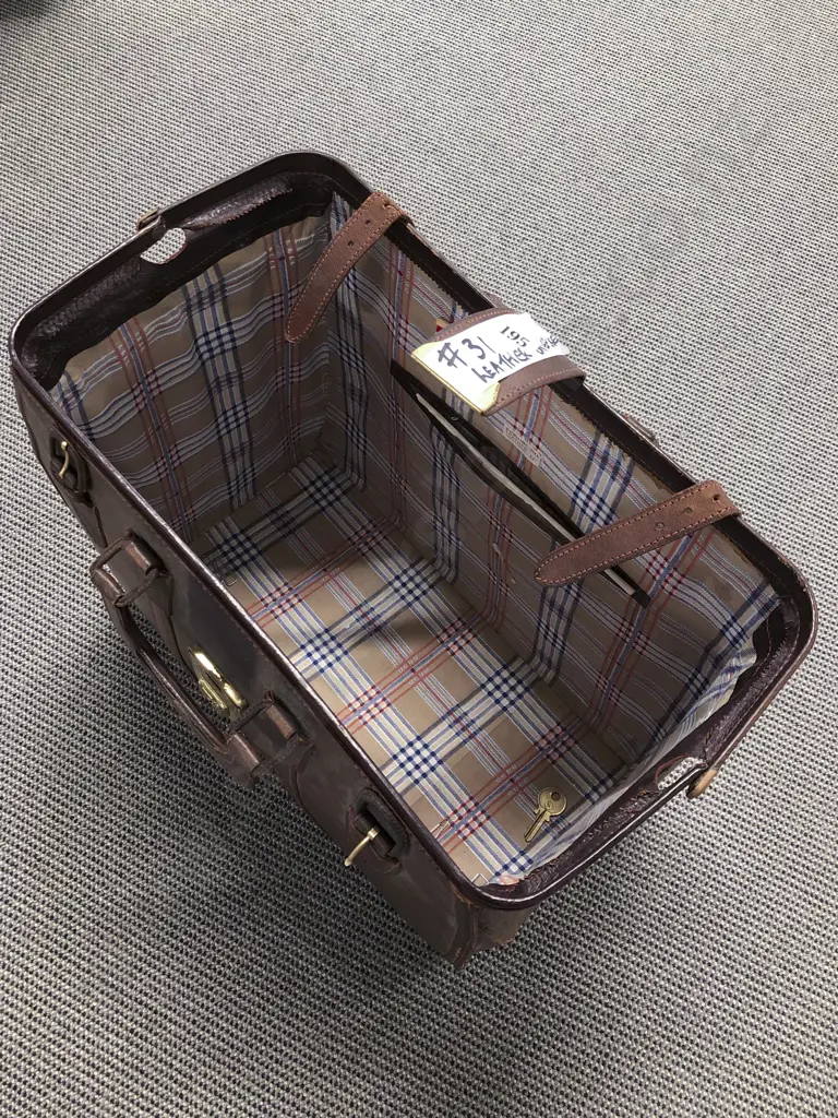 Vintage Leather Brief Case Image 1++