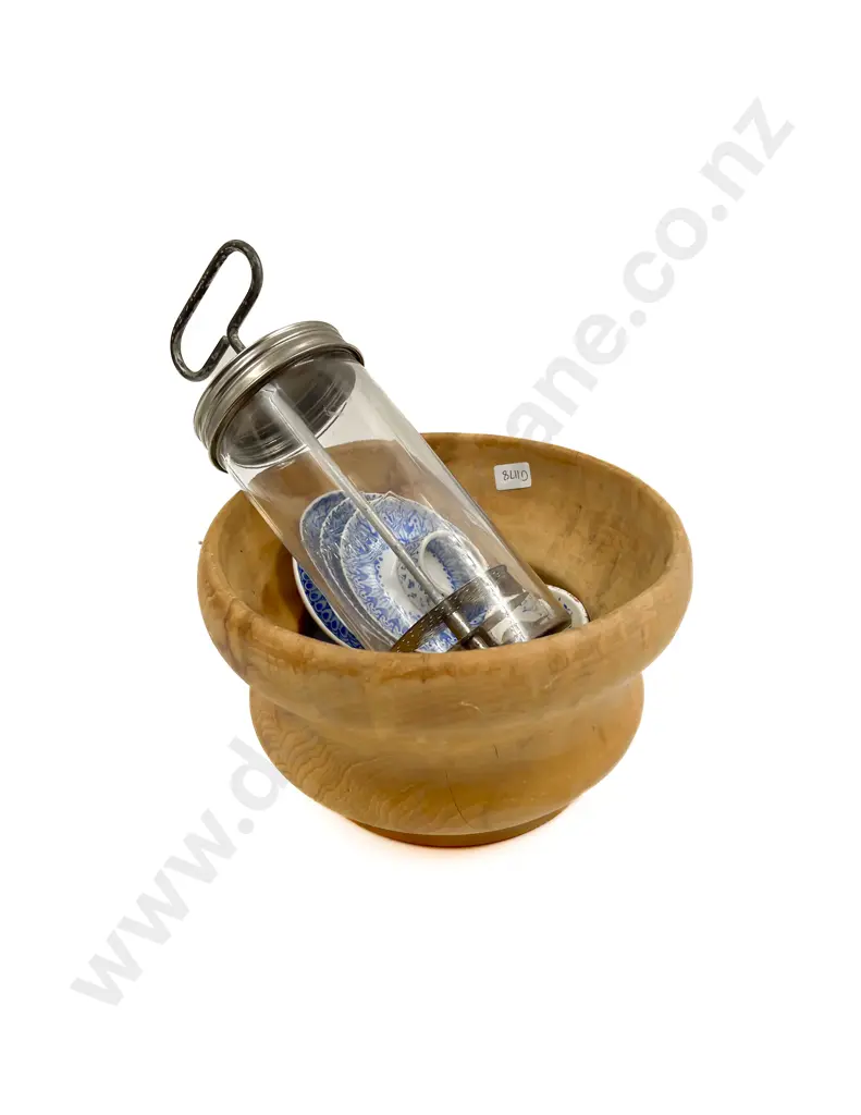 Quantity of Assorted Vintage Kitchenalia Image 1++